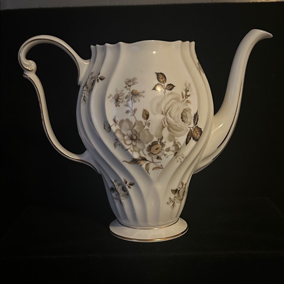 VTG QEEN ANN DES-CONTINUE PATTER HIGHLY COLLECTIBLE PRICED JUST RIGH. Like New - Picture 3 of 16